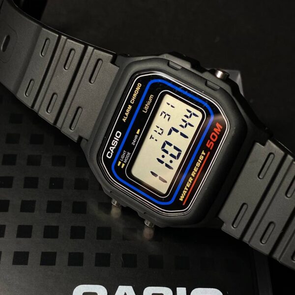 Наручний годинник Casio W-59-1V: Ретро-класика, Водозахист 50м
