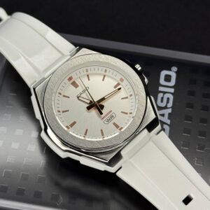 Casio LWA-300H-7EV Lady Sport
