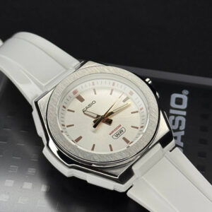 Casio LWA-300H-7EV Lady Sport